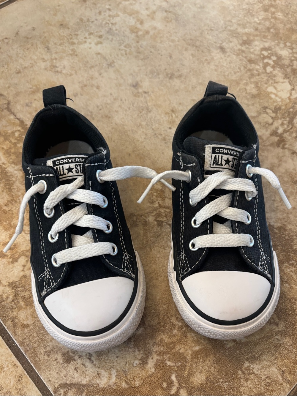 Converse Chuck Taylor Street (Little Kid) Sneaker, Black/White